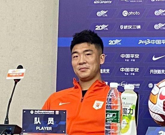 秘书下面又紧又湿